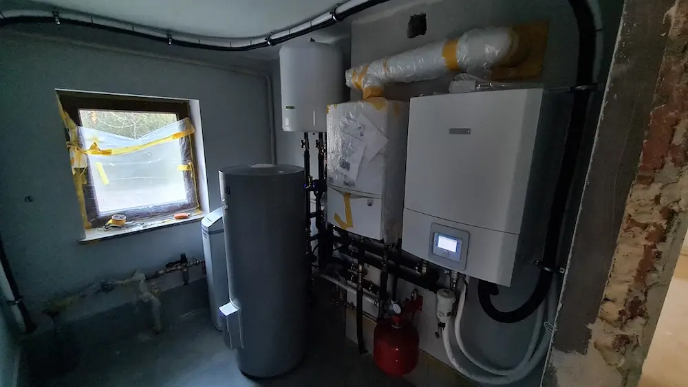 Bosch Compress 8 kW plus gaz plus stacja, Szczytniki, styczen 23